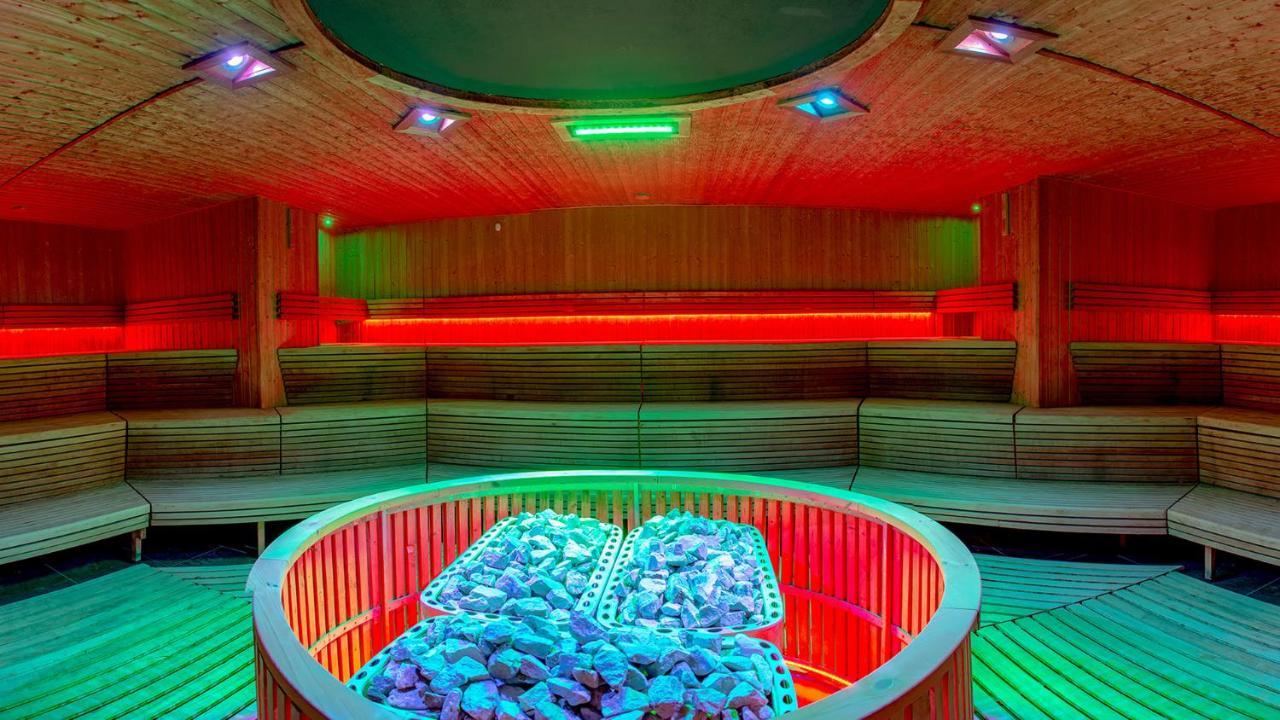 Hotel Aquacity Riverside Poprad Buitenkant foto
