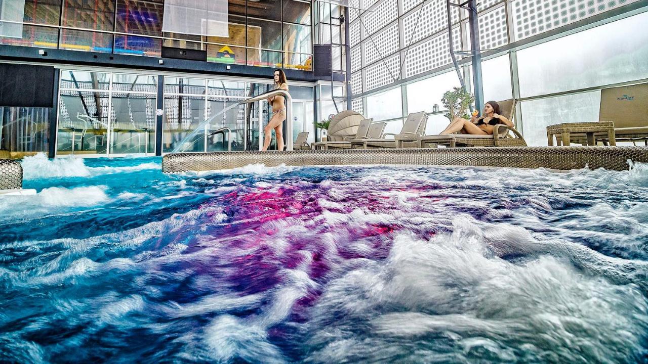 Hotel Aquacity Riverside Poprad Buitenkant foto