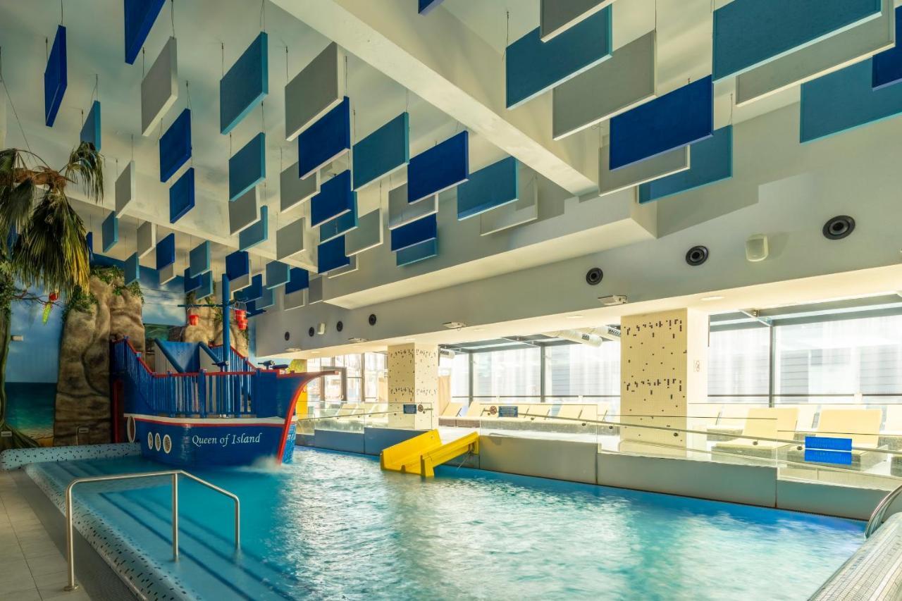 Hotel Aquacity Riverside Poprad Buitenkant foto