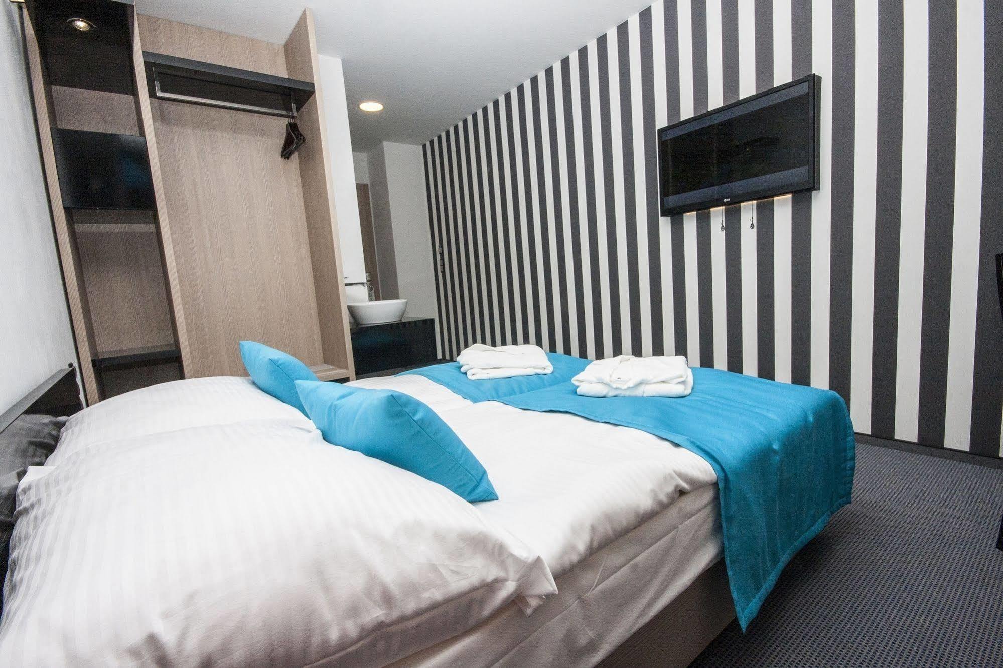 Hotel Aquacity Riverside Poprad Buitenkant foto