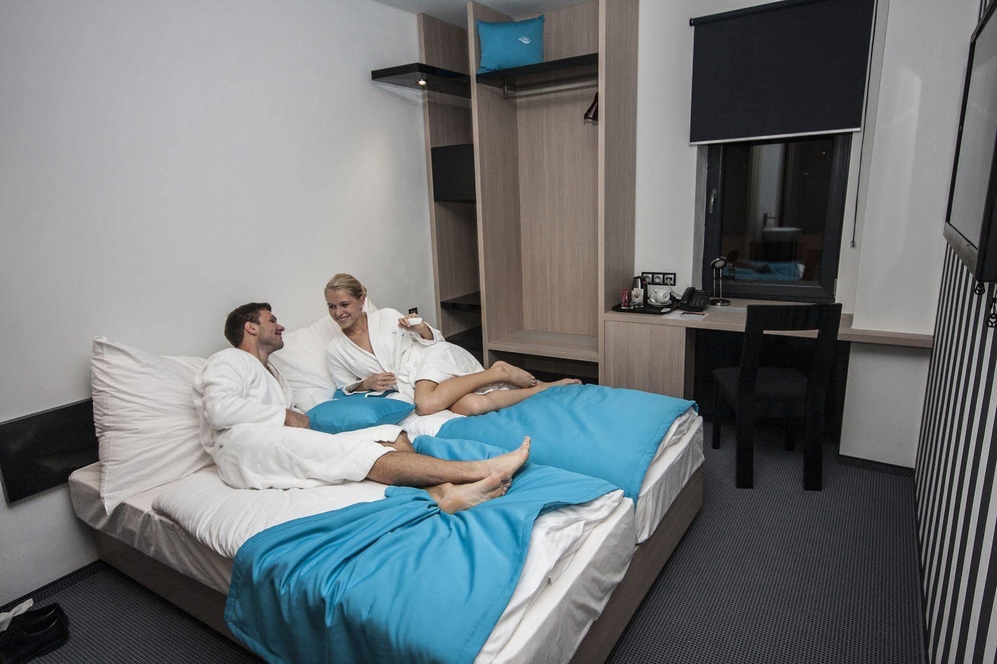 Hotel Aquacity Riverside Poprad Buitenkant foto